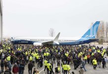 Boeing presentó el primer 737 MAX 10