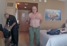 Piloto de United arrestado injustamente recibe indemnización