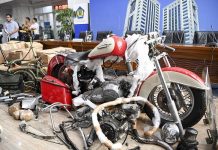 Contrabando en aerolíneas: cocaína, monos y hasta una Harley