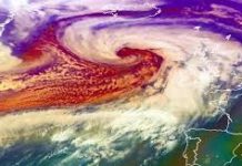 El impresionante aterrizaje de un Airbus A380 de Etihad Airways en medio de la tormenta Dennis