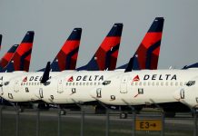 Delta reducirá su capacidad total en un 40%, estacionará hasta 300 aviones