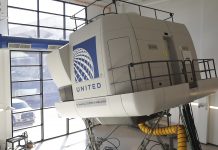United Airlines subasta una experiencia que ofrece 2 horas en uno de sus simuladores de vuelo