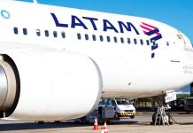 Pasajera de Latam denuncia que pagó más de mil dólares por vuelo que no se concretó