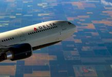 Delta continuará bloqueando los asientos del medio hasta el 30 de septiembre