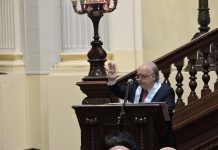 Dictan Conferencia sobre la Línea Aérea de Bandera del Perú