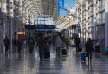Hombre vive 3 meses en aeropuerto por miedo al covid