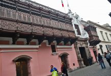 Cancillería aparta a funcionario que traía actas tras presuntas irregularidades