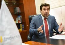 Ante los daños causados por el derrame de petróleo, presidente del Indecopi considera que Repsol debe indemnizar al Estado peruano