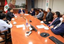 MINEM e Indecopi se reúnen para analizar la reducción de precios de combustibles en los grifos locales