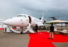 Francia quiere cortar las alas a los aviones privados