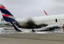 “Uno piensa que va a morir”: El testimonio de los pasajeros que vivieron horas de terror en el avión de LATAM