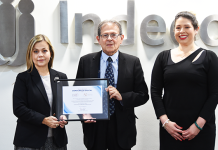 Centro Especial de Monitoreo del Indecopi recibe distinción por su aporte a la solución de problemas que afectan a consumidores