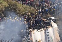 Mueren 68 personas al estrellarse un avión en Nepal