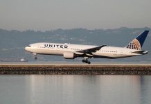 A cinco segundos de la muerte: investigan el vuelo que estuvo a punto de estrellarse sin que nadie explique los motivos