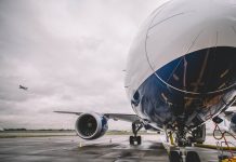 Cede Turquía a presiones y veta turbosina a aviones rusos