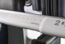 United se convierte en la primera aerolínea de EE.UU. en añadir braille al interior de sus aviones
