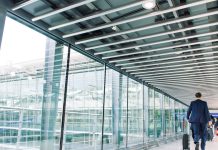 Instalan primer quiosco de cambio de divisas en Heathrow