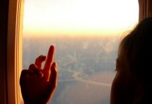 Una aerolínea anuncia una zona en sus aviones «libre de niños»