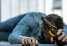 ¿Por Qué una Persona Ebria Podría Morir si se Echa a Dormir?