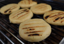 «El Origen de la Arepa: Un Debate Cultural Entre Colombia y Venezuela»