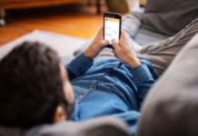 Usar mucho el móvil puede afectar el recuento de esperma, dice estudio