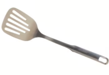 Los agujeros en las espátulas de cocina, ¿Para qué sirven?