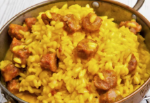 Receta de Arroz a la milanesa con salchichas