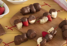 Mini Brocheta de Frutas y Chocolate