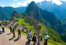 Ciudadanos y operadores turísticos de Machu Picchu realizan un paro indefinido por venta digital de entradas
