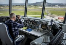 Busca FAA reducir errores de controladores aéreos con mayores descansos