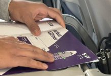 SKY incorpora en toda su flota una guía de información en braille para pasajeros con discapacidad visual