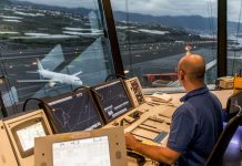 USCA negocia con ENAIRE la subrogación de los controladores aéreos de las torres privadas