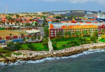 ✈️ Lima – Curaçao (Antillas Neerlandesas): playas turquesa, murales de colores y vida caribeña