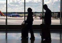 Las aerolíneas agradecieron a los controladores aéreos que trabajaron sin sueldo durante el shutdown más largo de EE.UU.