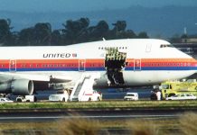 Explosión en el cielo: la puerta que se abrió en pleno vuelo y succionó pasajeros al vacío