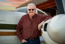 Piloto completa su vuelo número 20.000 y recibe homenaje tras una vida dedicada a la aviación
